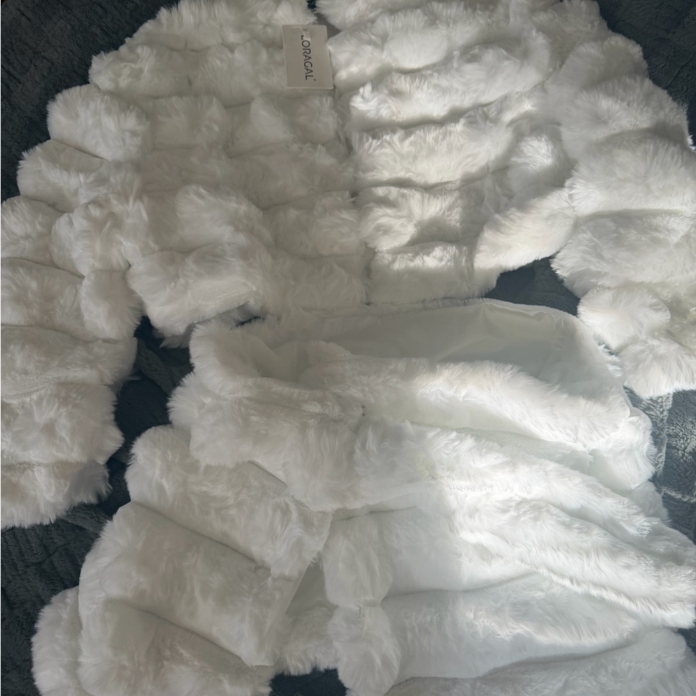 RAGA Plush White Faux Fur Coat Set